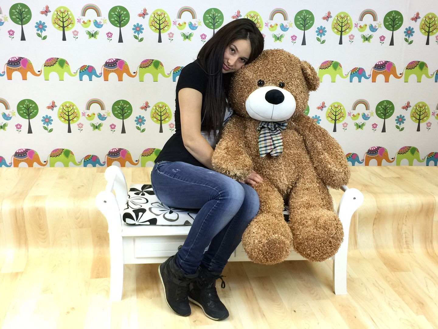 giant cuddly teddy bear